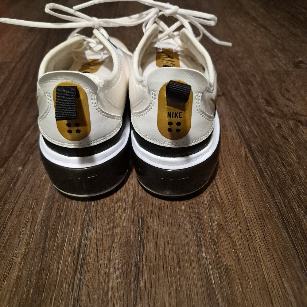 Nike Air Max Dia White Black Metallic Gold shoes in size 8.5 Womens - Picture 5 of 10